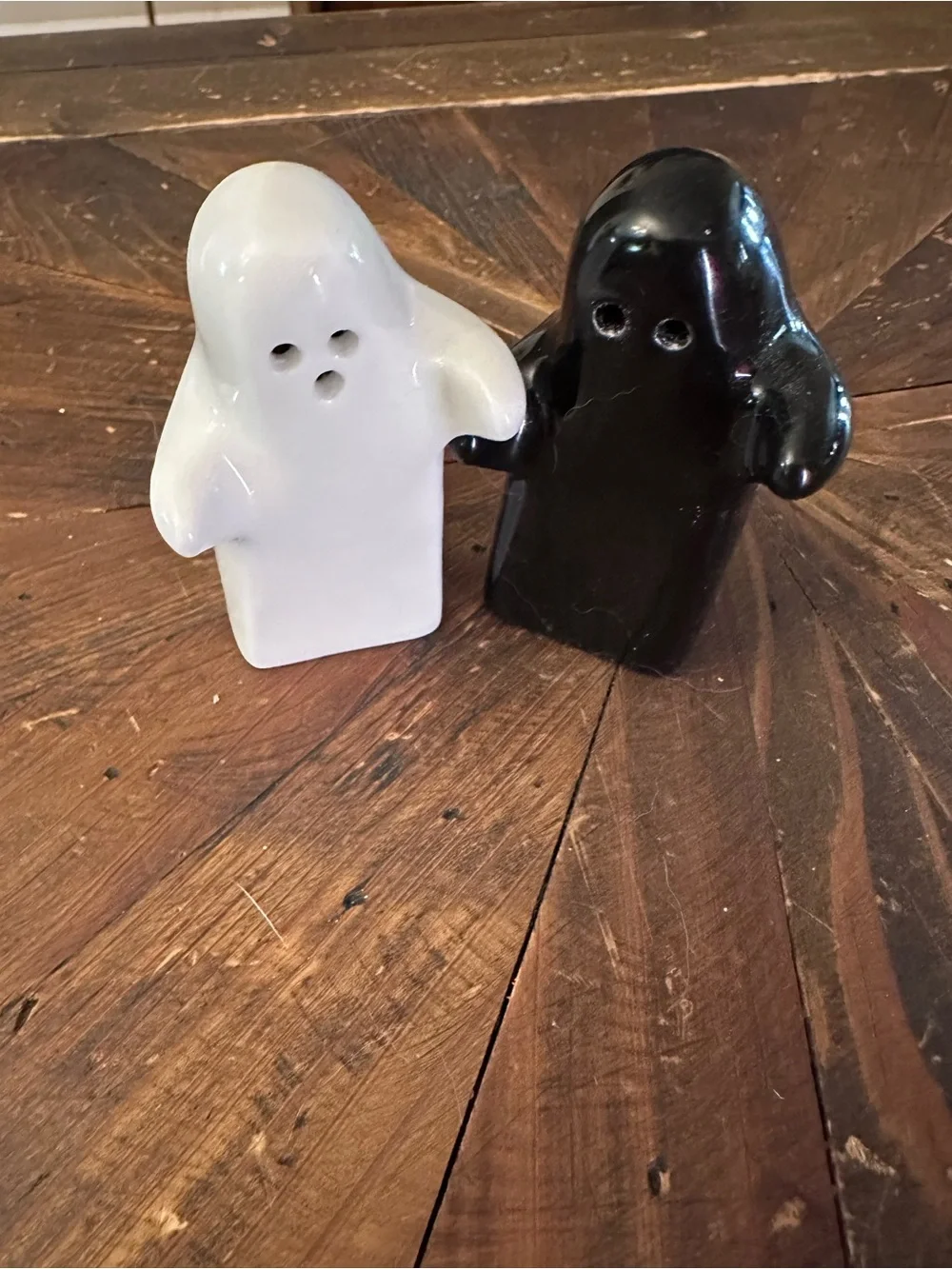 Ghost Hug Salt and Pepper Shakers - Black & White